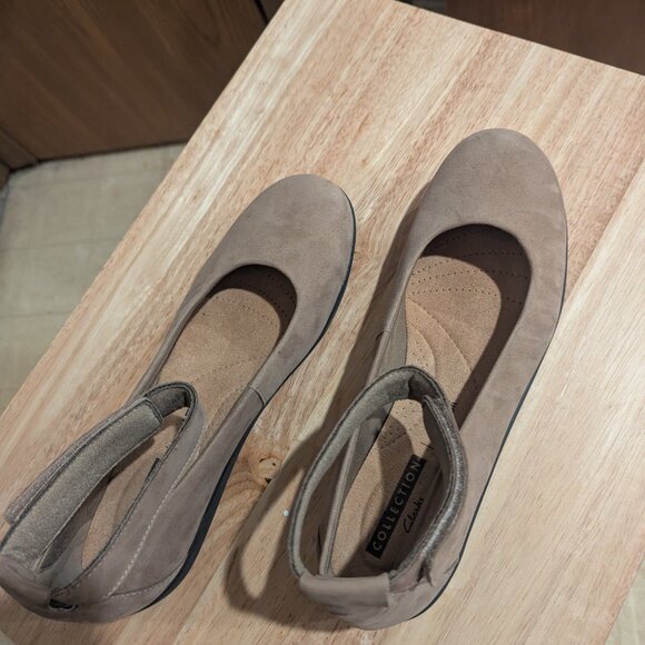 Clarks Women's Tan Leather Ballet Flats with Ankle Strap-Size 8.5 M - Picture 8 of 9